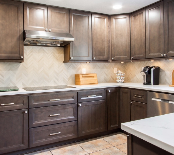 Traditional Kitchen Remodel with a Peninsula Elk Grove CA 95624